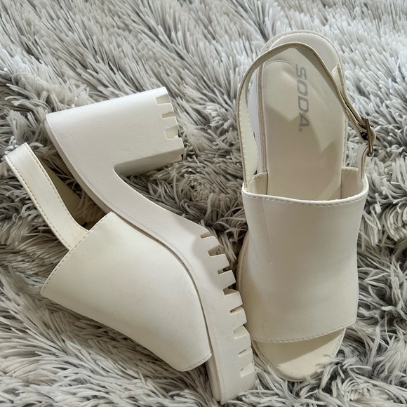 Soda Shoes - Soda NWOT Women's Size 9 Cream Wedge/Platform Summer Minimalist Casual